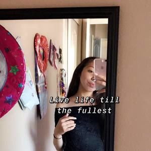 Meet your Posher, Krystal